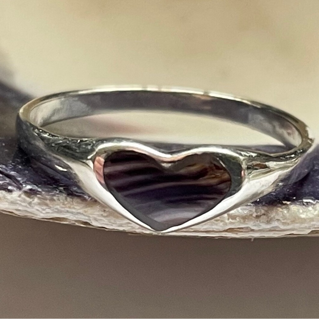 R1003 Heart Sterling Silver Wampum Quahog Ring